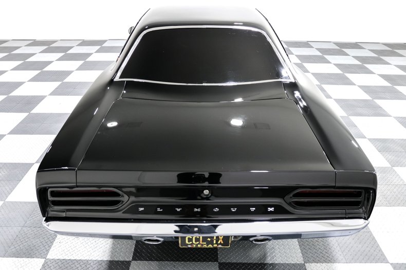 Unknown-Road-runner-1970-BLACK-BLACK-7