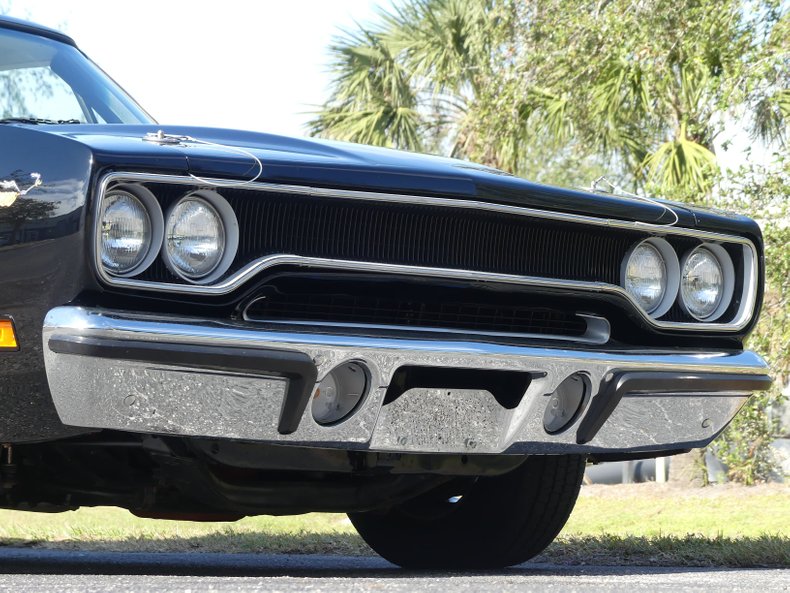 Unknown-Road-runner-1970-Black-Velvet-White-11