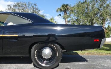 Unknown-Road-runner-1970-Black-Velvet-White-13