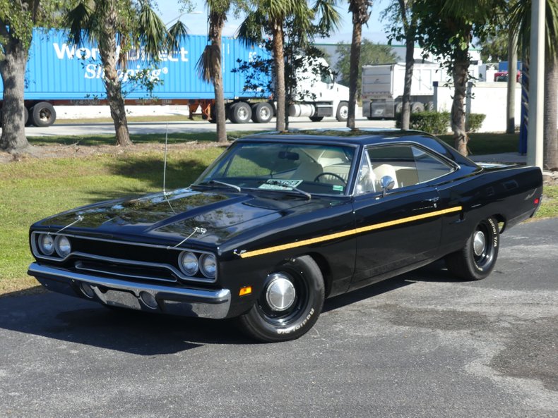 Unknown-Road-runner-1970-Black-Velvet-White-25