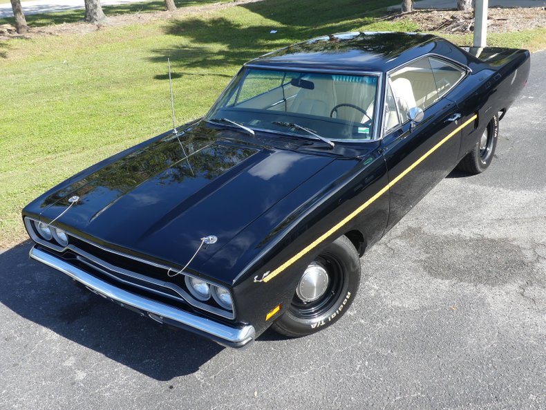 Unknown-Road-runner-1970-Black-Velvet-White-31