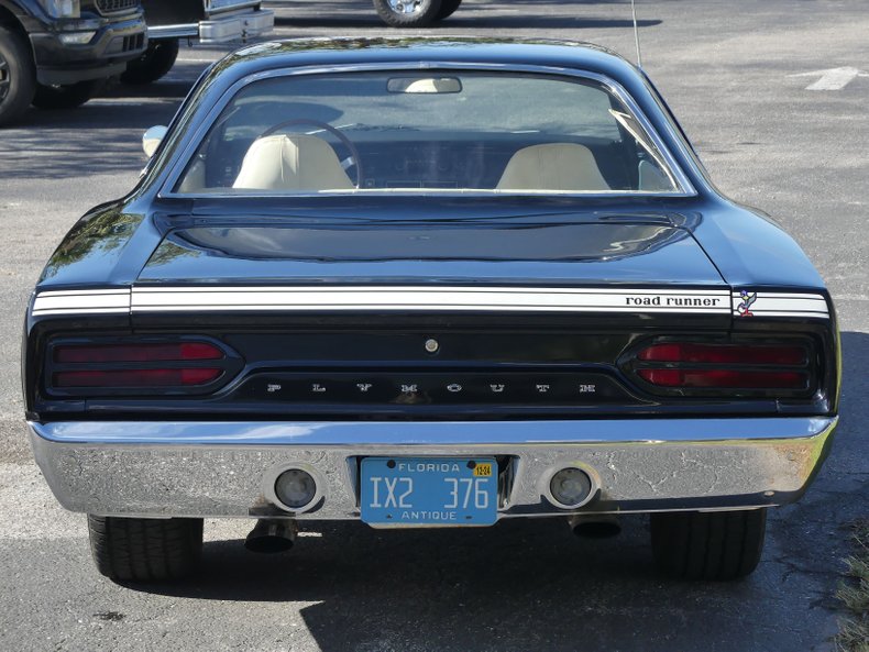 Unknown-Road-runner-1970-Black-Velvet-White-34