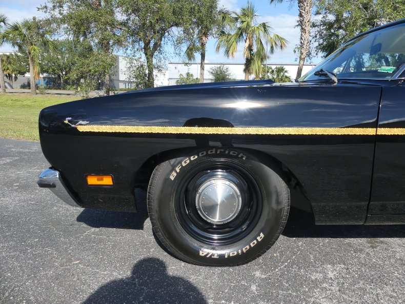Unknown-Road-runner-1970-Black-Velvet-White-39