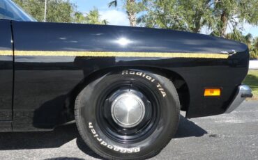 Unknown-Road-runner-1970-Black-Velvet-White-4