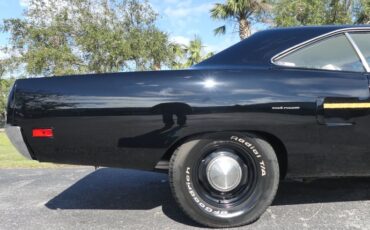 Unknown-Road-runner-1970-Black-Velvet-White-6