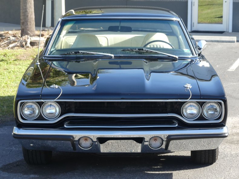 Unknown-Road-runner-1970-Black-Velvet-White-9