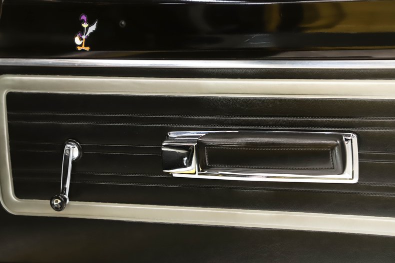 Unknown-Road-runner-1970-Lemon-Twist-Black-11