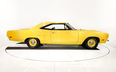 Unknown-Road-runner-1970-Lemon-Twist-Black-18