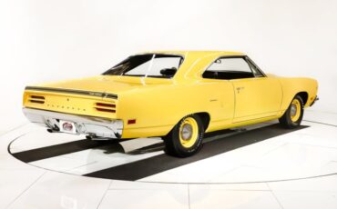 Unknown-Road-runner-1970-Lemon-Twist-Black-29