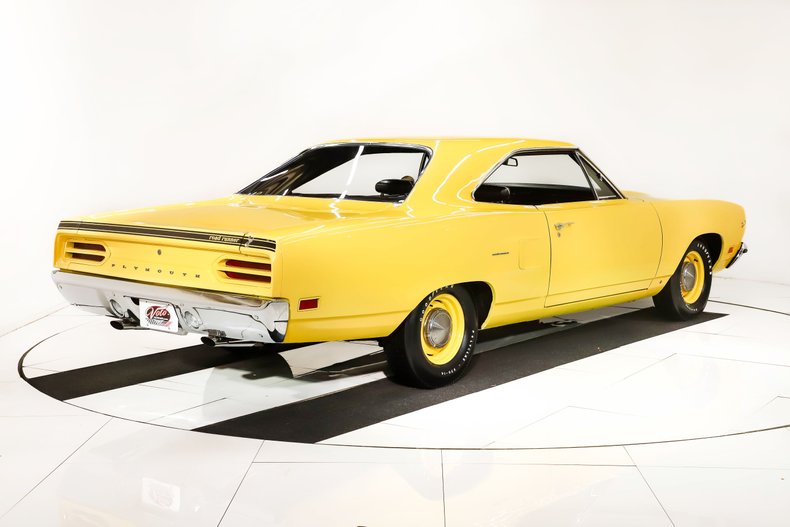 Unknown-Road-runner-1970-Lemon-Twist-Black-29