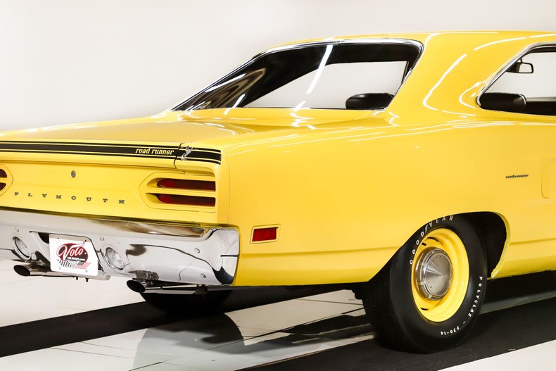 Unknown-Road-runner-1970-Lemon-Twist-Black-32