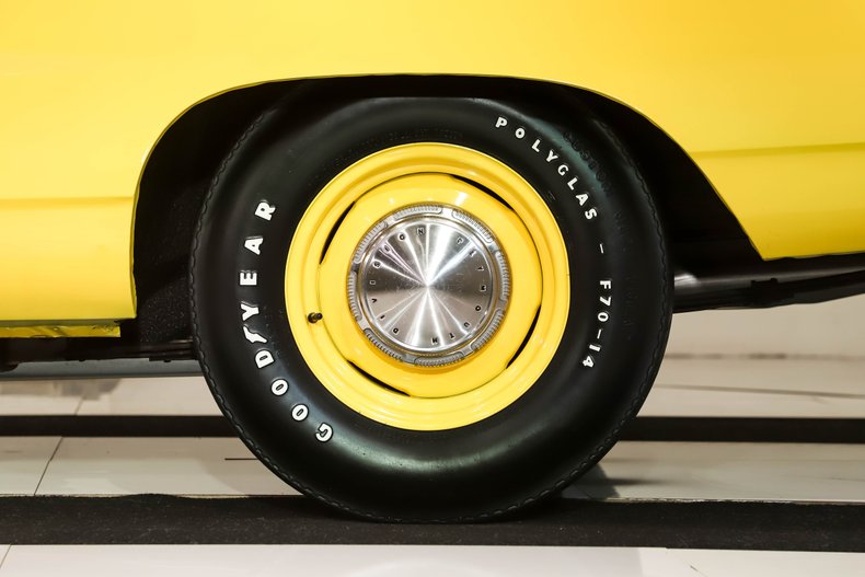 Unknown-Road-runner-1970-Lemon-Twist-Black-33