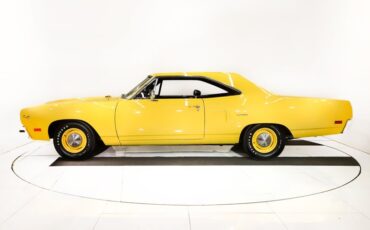 Unknown-Road-runner-1970-Lemon-Twist-Black-36
