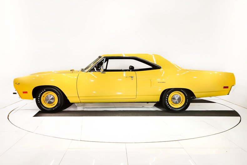 Unknown-Road-runner-1970-Lemon-Twist-Black-36