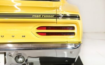 Unknown-Road-runner-1970-Lemon-Twist-Black-42