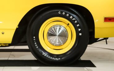 Unknown-Road-runner-1970-Lemon-Twist-Black-44