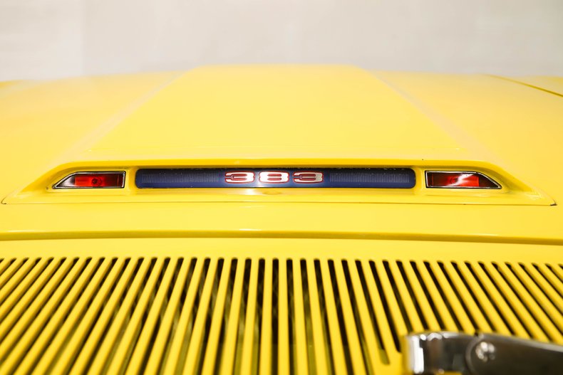 Unknown-Road-runner-1970-Lemon-Twist-Black-45