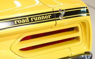 Unknown-Road-runner-1970-Lemon-Twist-Black-46