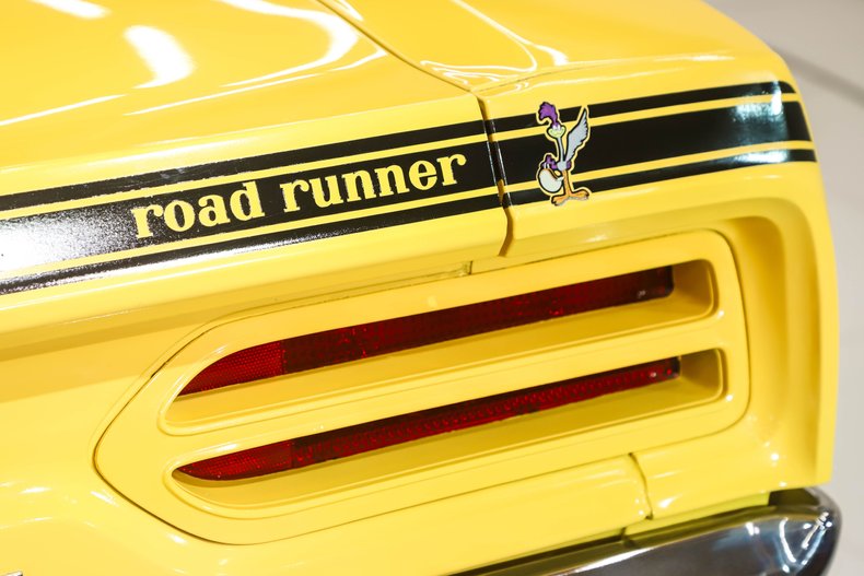 Unknown-Road-runner-1970-Lemon-Twist-Black-46