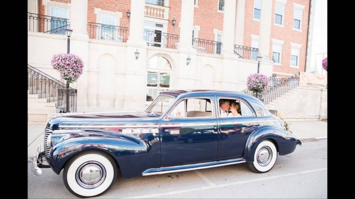 Unknown-Roadmaster-1940-5