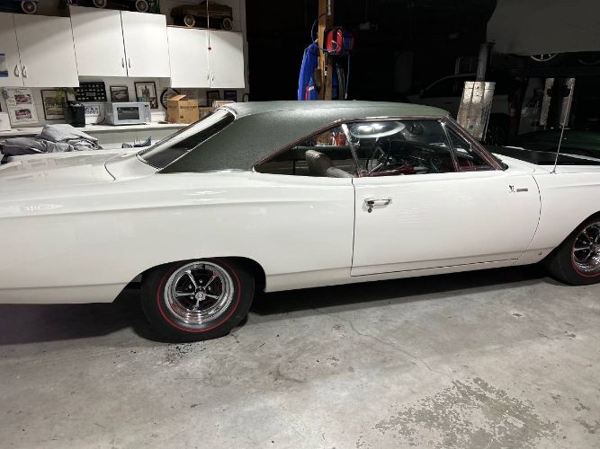 Unknown-Roadrunner-1968-WhiteGreen-Vinyl-To-White-10