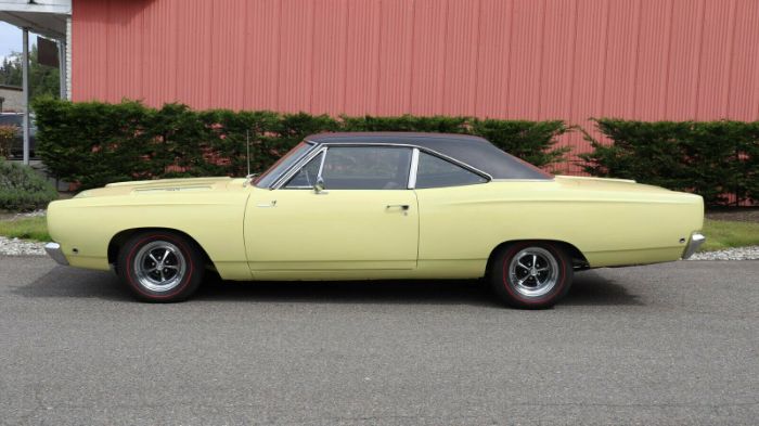 Unknown-Roadrunner-1968-Yellow-Black