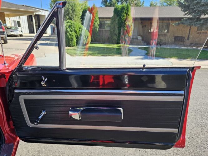Unknown-Roadrunner-1970-Red-Black-18