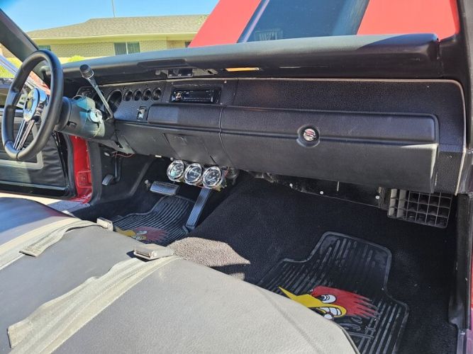 Unknown-Roadrunner-1970-Red-Black-6