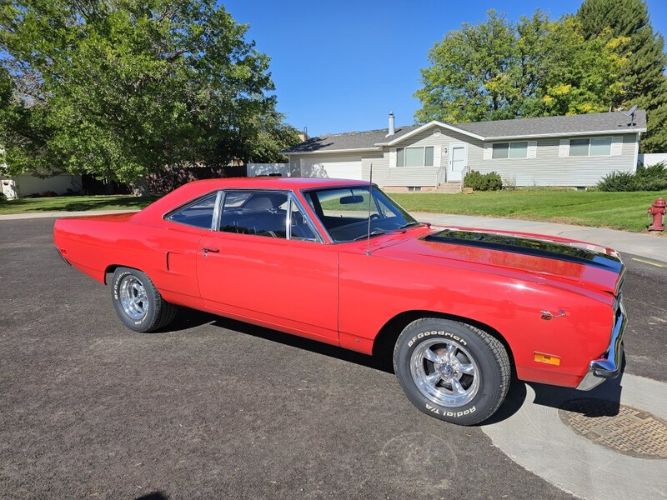 Unknown-Roadrunner-1970-Red-Black-7