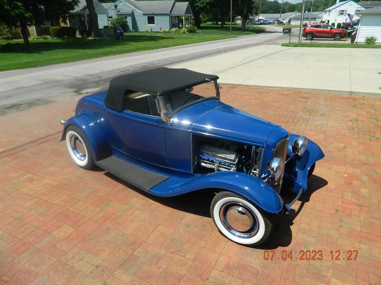 Unknown-Roadster-1932-BLUE-WHITE-LEATHER