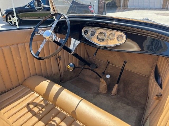 Unknown-Roadster-1932-Black-tan-19