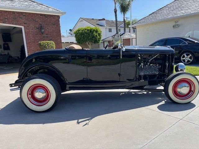 Unknown-Roadster-1932-Black-tan-2