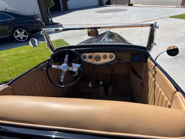 Unknown-Roadster-1932-Black-tan-20