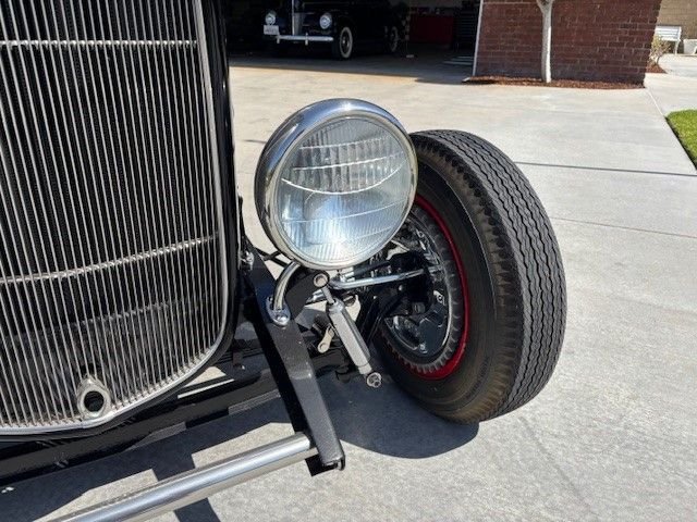 Unknown-Roadster-1932-Black-tan-25