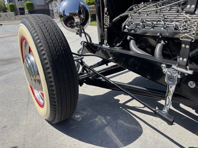 Unknown-Roadster-1932-Black-tan-26