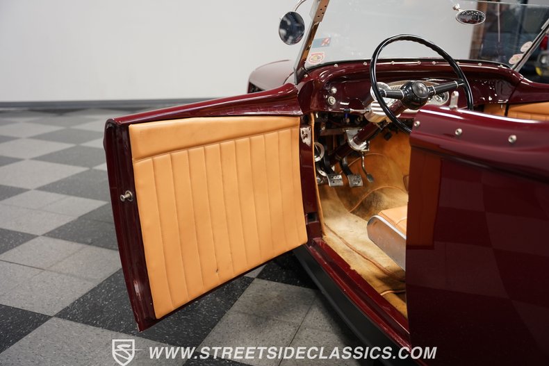 Unknown-Roadster-1932-Burgundy-Tan-41
