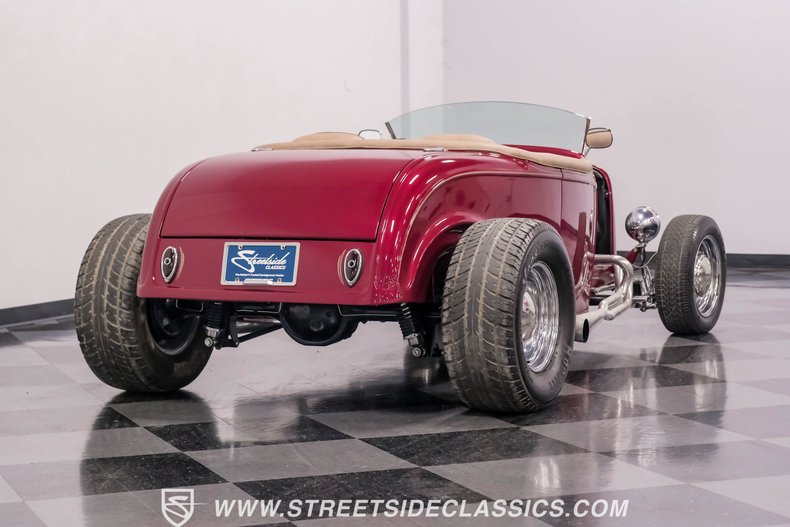 Unknown-Roadster-1932-Candy-Apple-Red-Beige-24