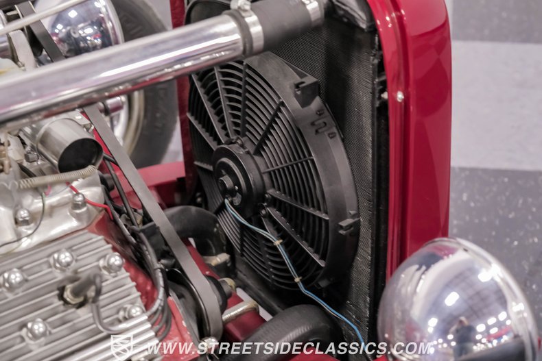 Unknown-Roadster-1932-Candy-Apple-Red-Beige-35