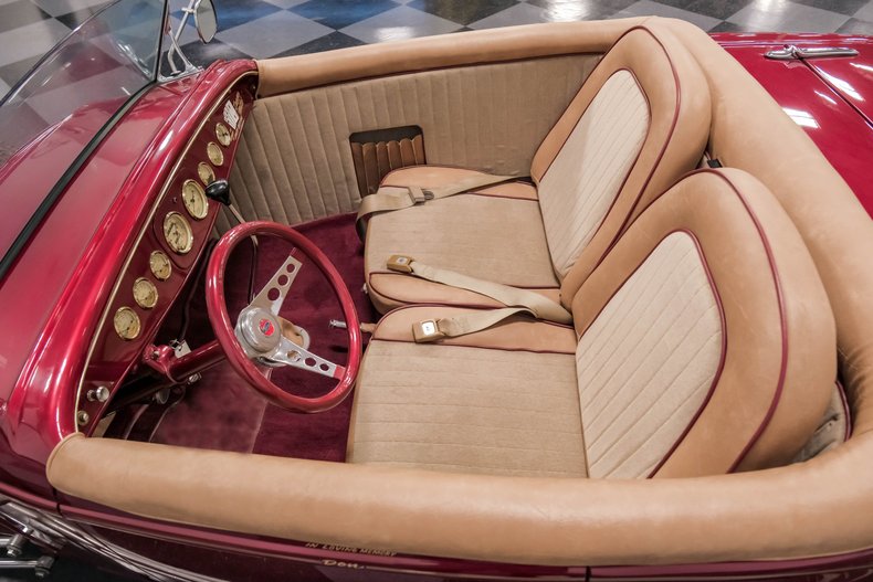 Unknown-Roadster-1932-Candy-Apple-Red-Beige-37