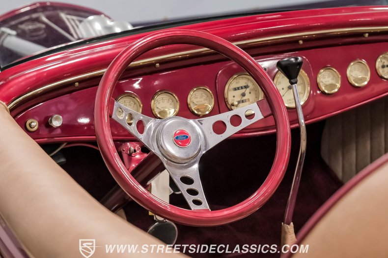 Unknown-Roadster-1932-Candy-Apple-Red-Beige-38