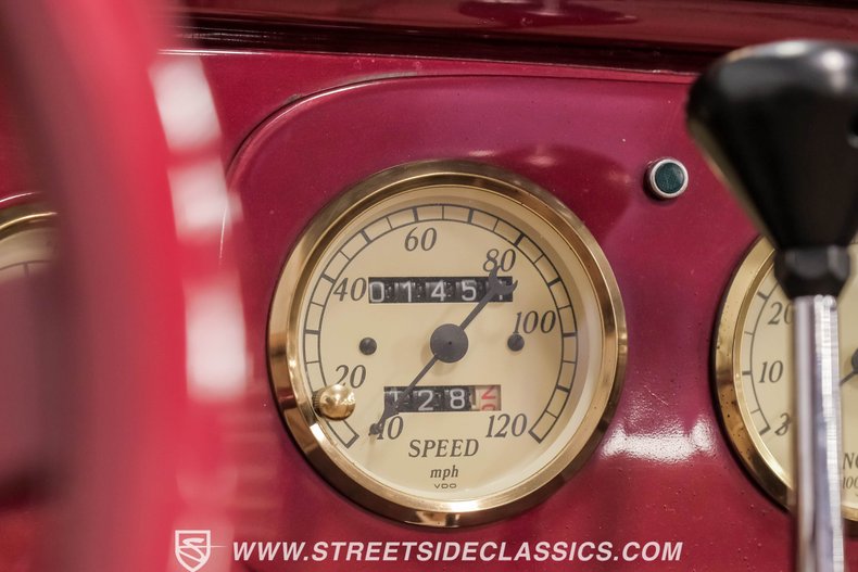 Unknown-Roadster-1932-Candy-Apple-Red-Beige-40