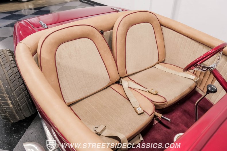 Unknown-Roadster-1932-Candy-Apple-Red-Beige-44