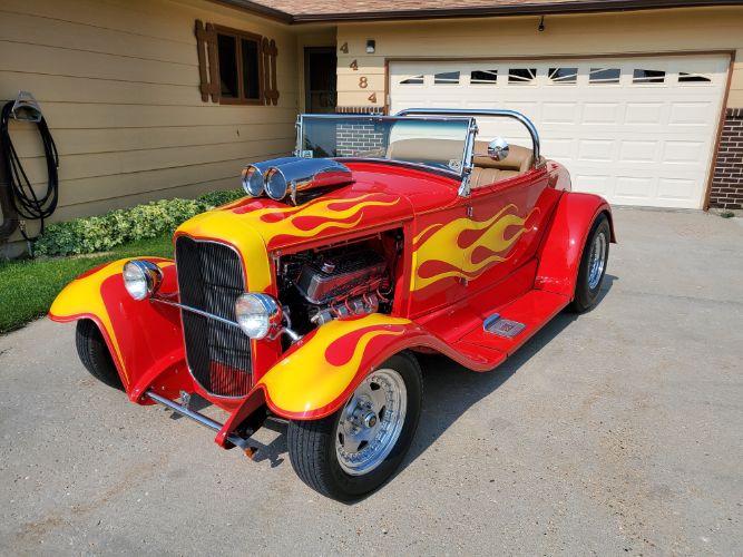 Unknown-Roadster-1932-Red-with-flames-Tan-Vinyl-1