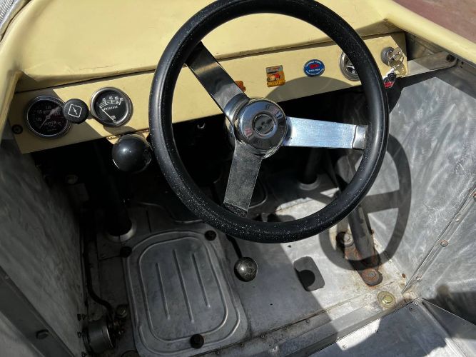 Unknown-Roadster-1932-Yellow-17