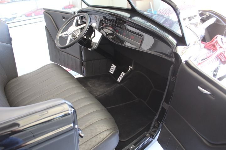 Unknown-Roadster-1932-black-black-14