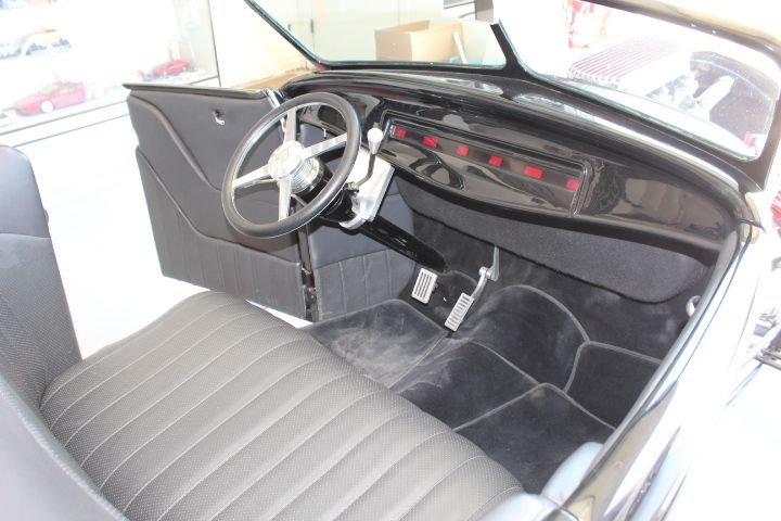Unknown-Roadster-1932-black-black-33