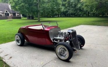 Unknown-Roadster-1933-Candy-Apple-Red-White-RolledPleated-1
