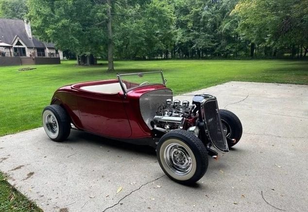 Unknown-Roadster-1933-Candy-Apple-Red-White-RolledPleated-1