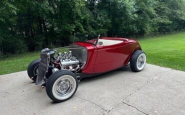 Unknown-Roadster-1933-Candy-Apple-Red-White-RolledPleated