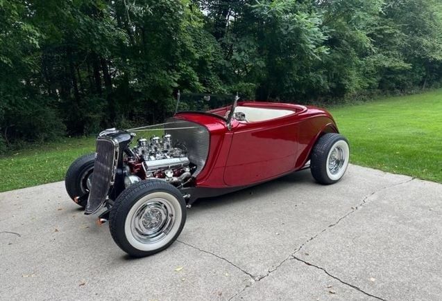 Unknown-Roadster-1933-Candy-Apple-Red-White-RolledPleated